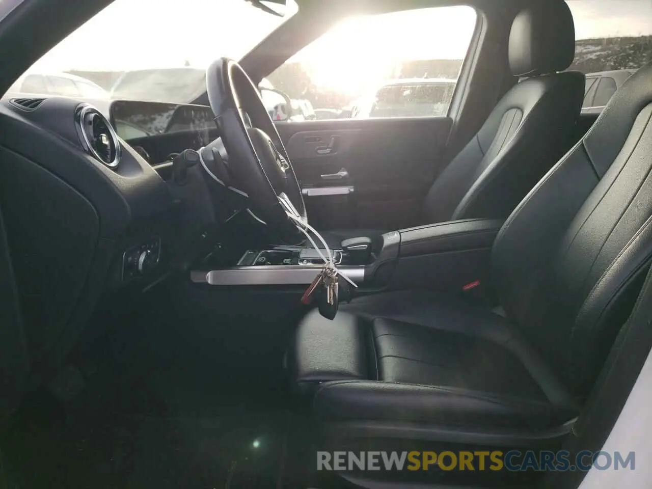 7 Фотография поврежденного автомобиля W1N4M4HB8LW043661 MERCEDES-BENZ GLB-CLASS 2020
