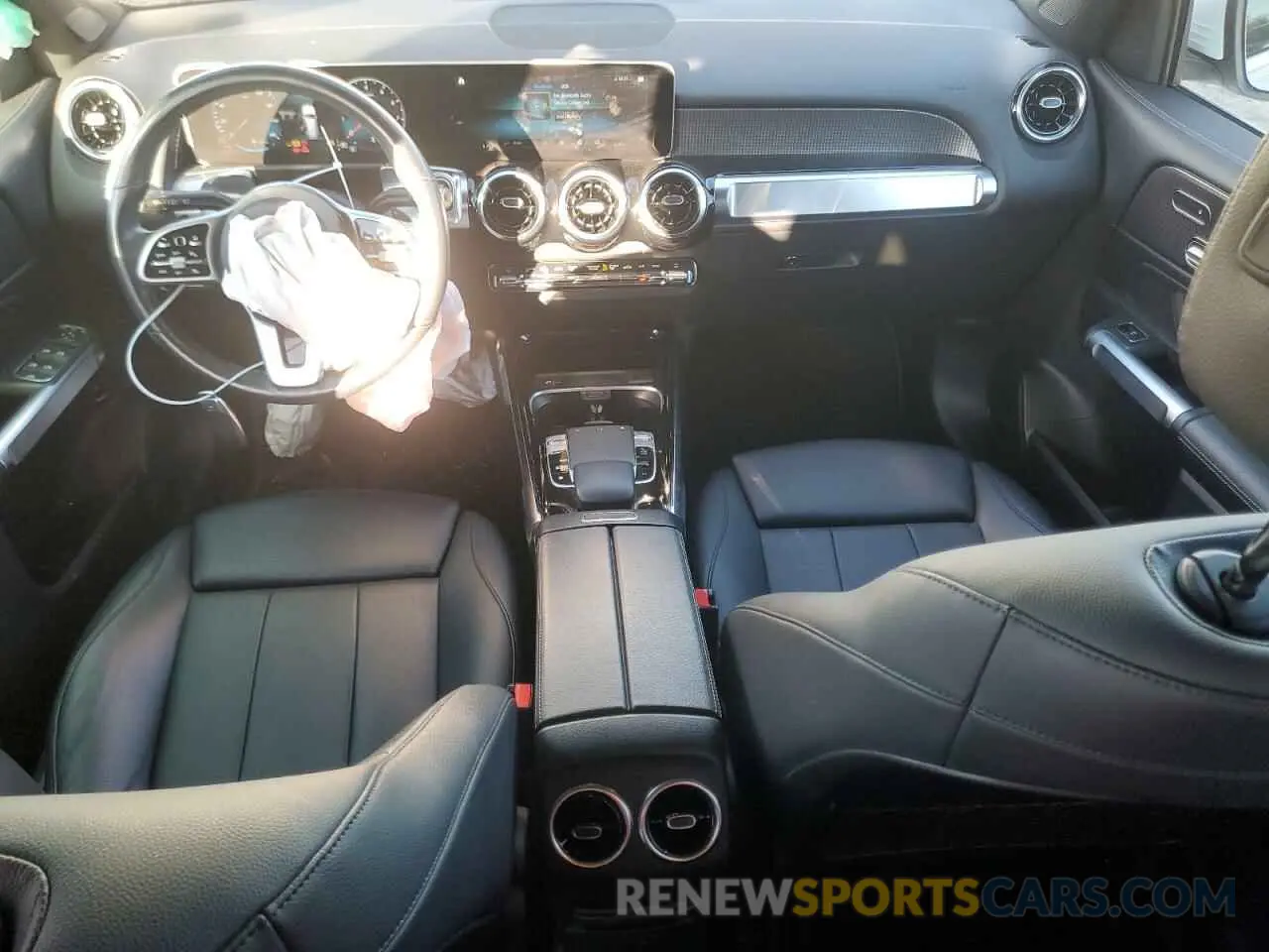 8 Photograph of a damaged car W1N4M4HB9LW026917 MERCEDES-BENZ GLB-CLASS 2020