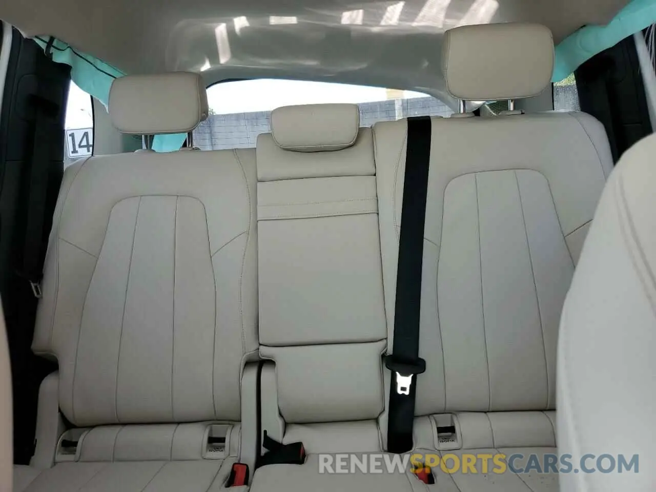 10 Photograph of a damaged car W1N4M4GB0MW145670 MERCEDES-BENZ GLB-CLASS 2021