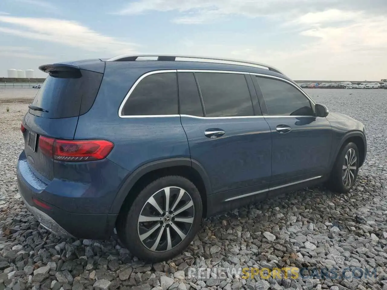3 Photograph of a damaged car W1N4M4GB7MW080459 MERCEDES-BENZ GLB-CLASS 2021