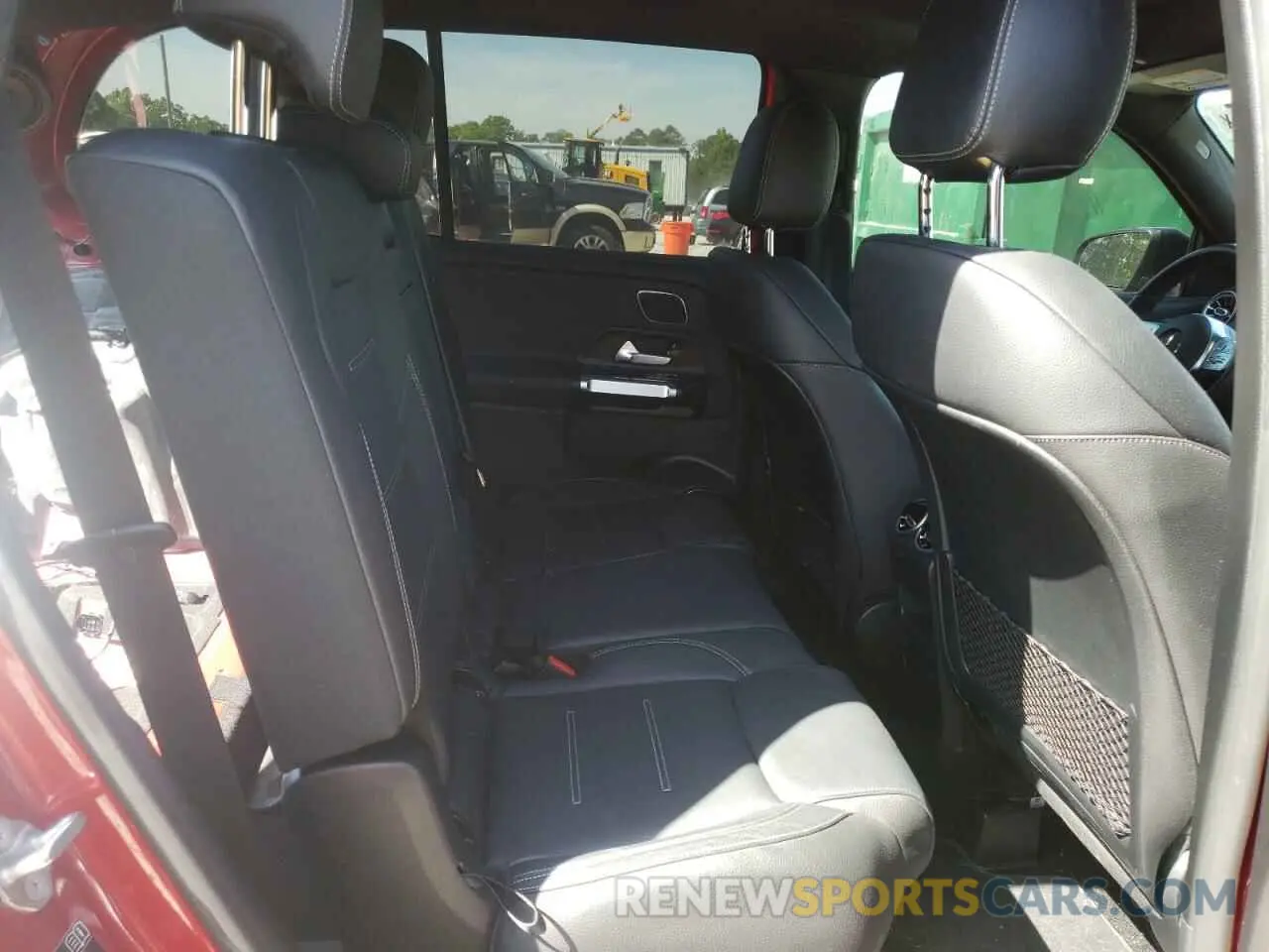 11 Photograph of a damaged car W1N4M4GB8MW080955 MERCEDES-BENZ GLB-CLASS 2021