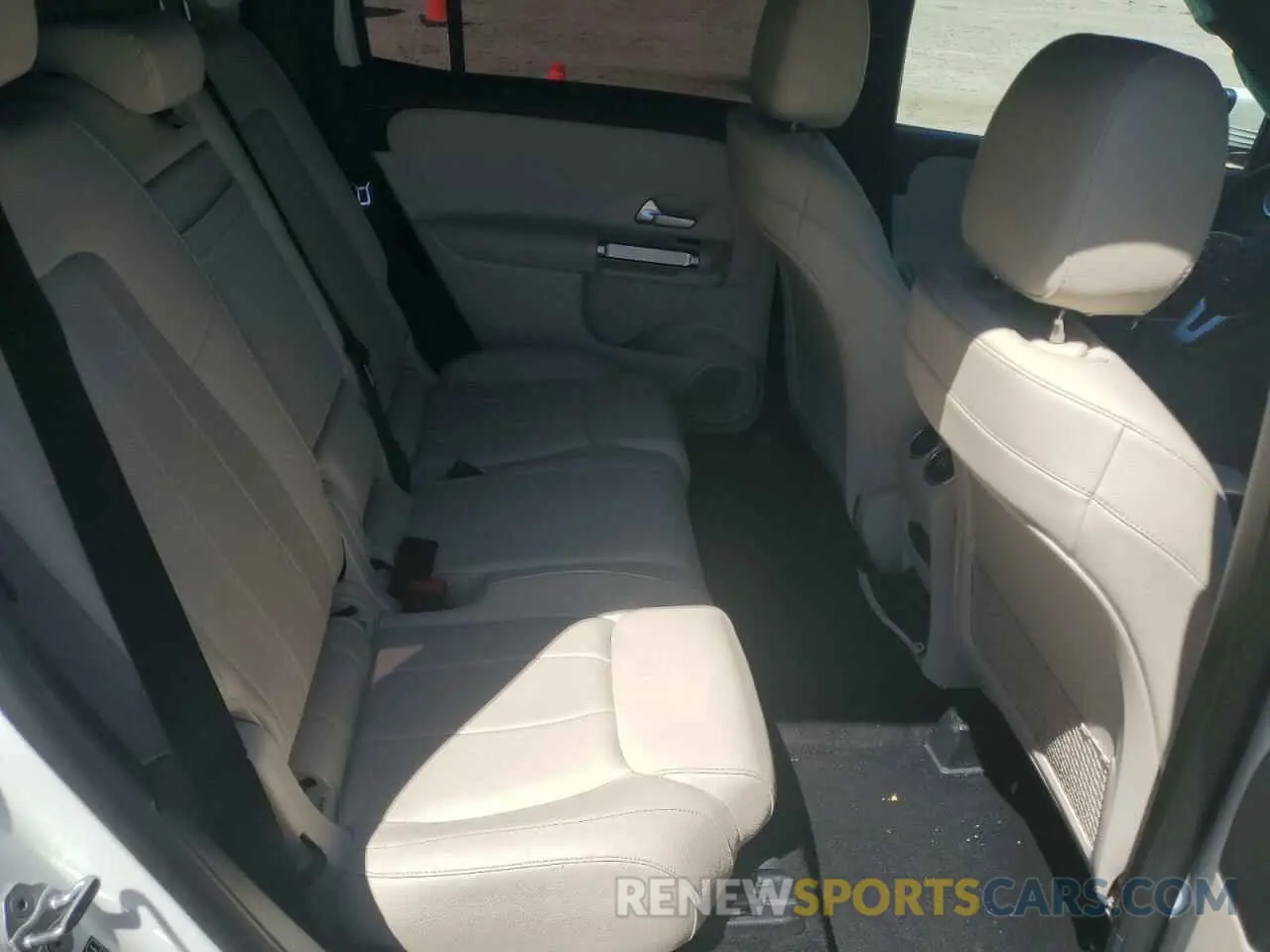 11 Фотография поврежденного автомобиля W1N4M4GB8MW111704 MERCEDES-BENZ GLB-CLASS 2021