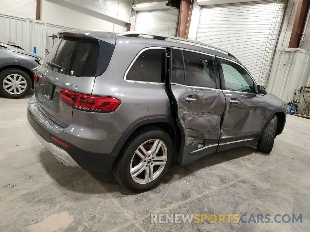 3 Photograph of a damaged car W1N4M4HB0MW109072 MERCEDES-BENZ GLB-CLASS 2021