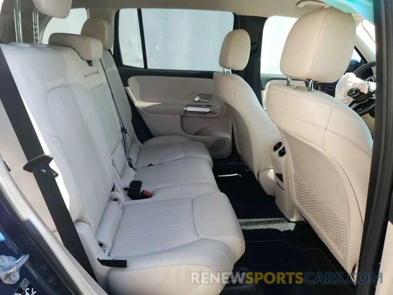 11 Photograph of a damaged car W1N4M4HB2MW112412 MERCEDES-BENZ GLB-CLASS 2021