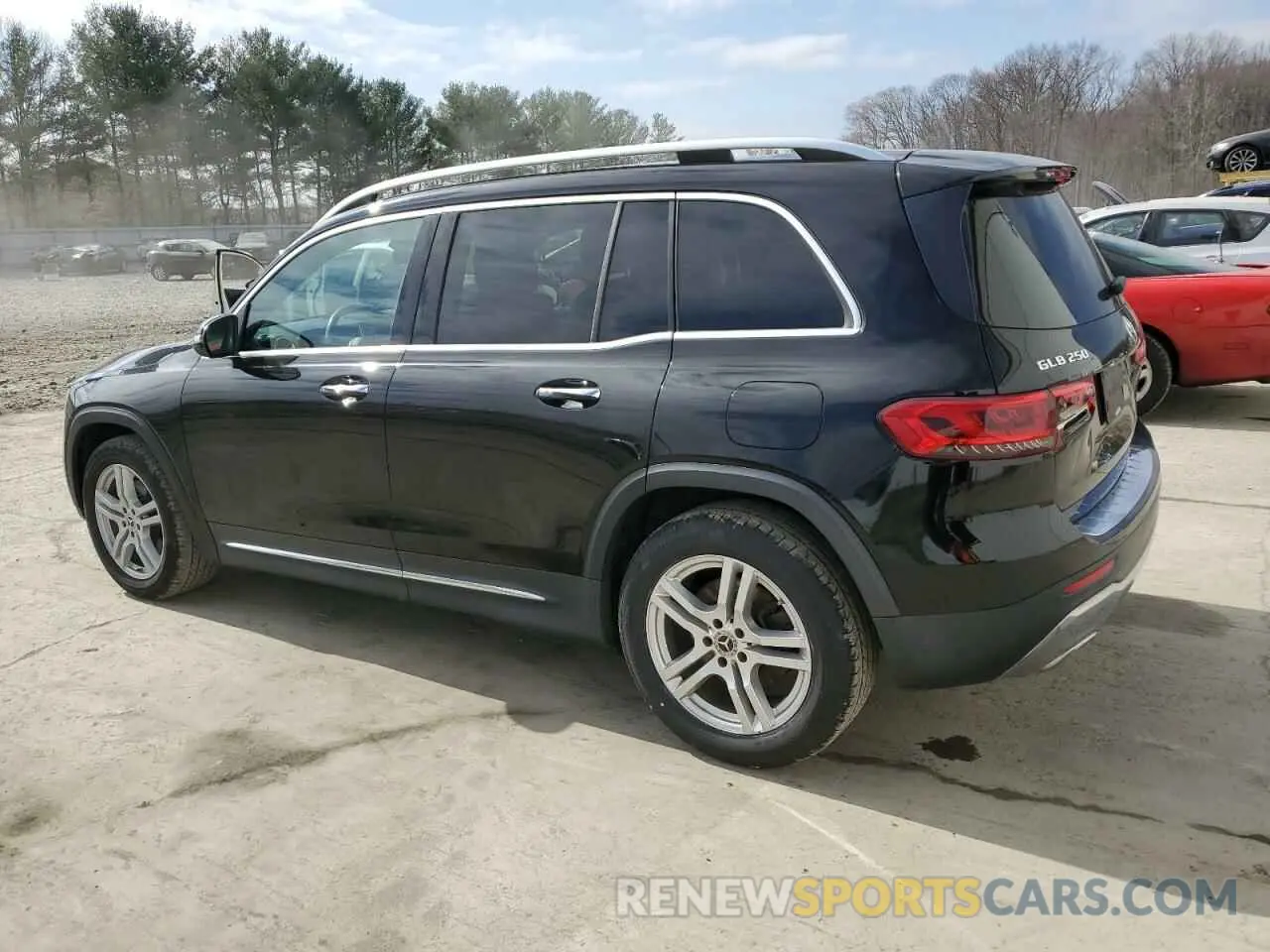 2 Photograph of a damaged car W1N4M4HB4MW104585 MERCEDES-BENZ GLB-CLASS 2021