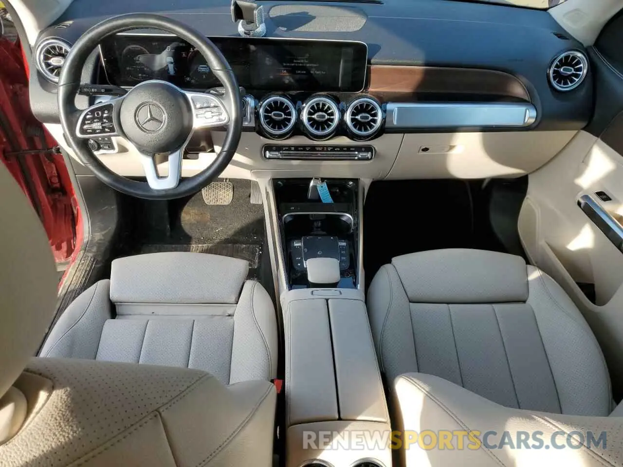 8 Photograph of a damaged car W1N4M4HB6MW102773 MERCEDES-BENZ GLB-CLASS 2021