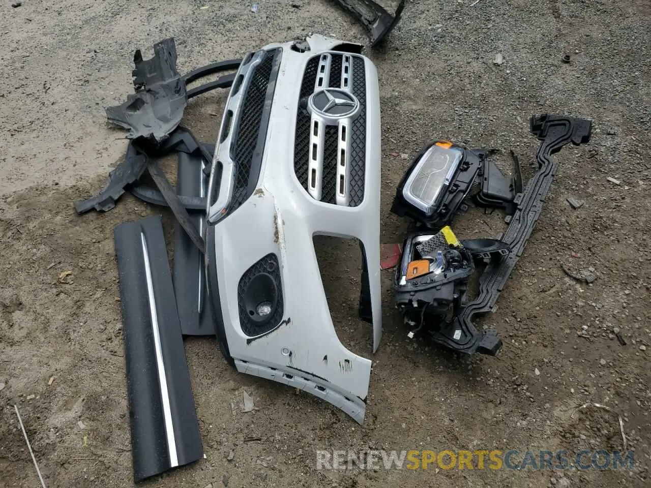 13 Photograph of a damaged car W1N4M4HB7MW103835 MERCEDES-BENZ GLB-CLASS 2021