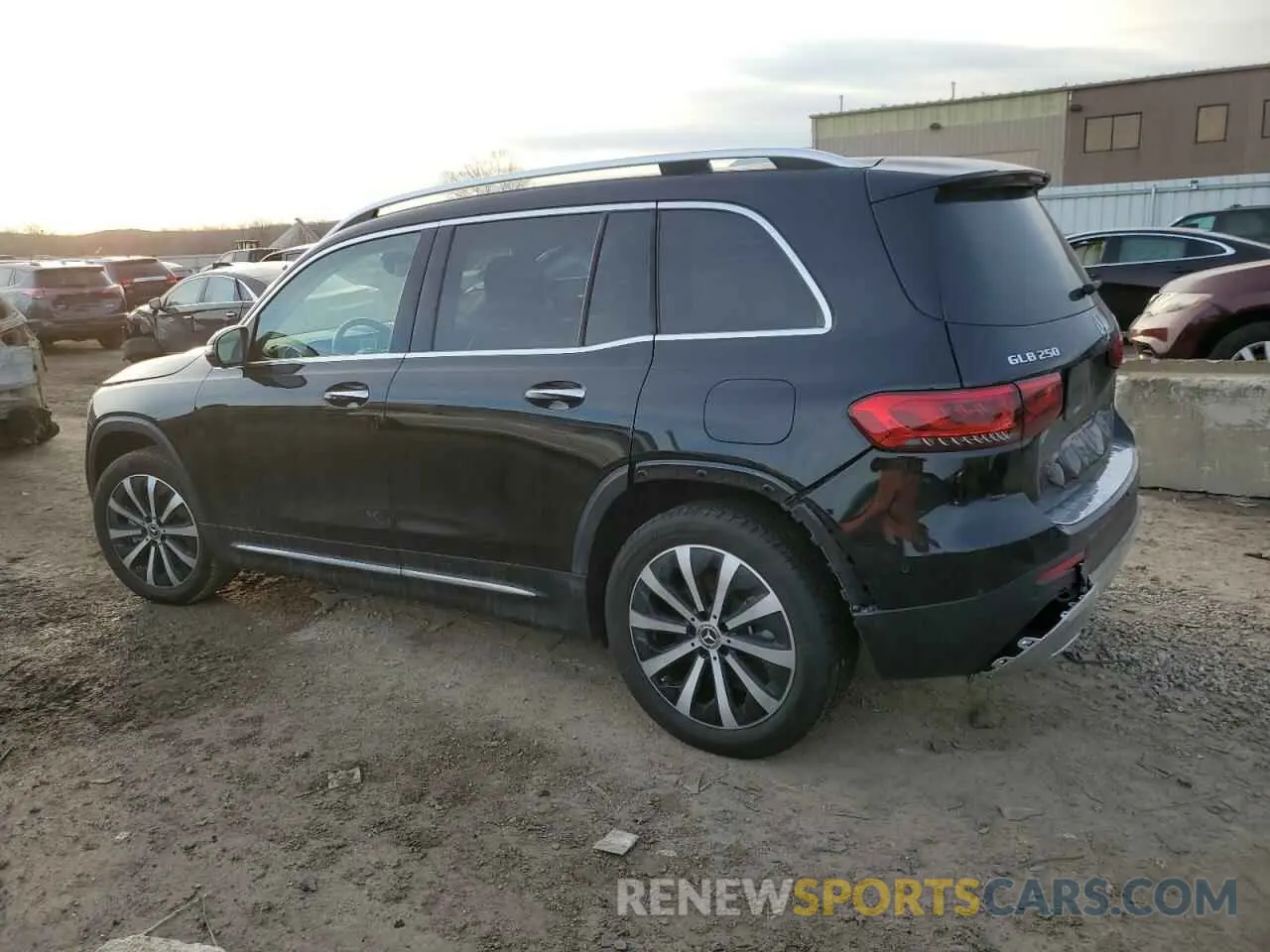2 Photograph of a damaged car W1N4M4HB7MW105830 MERCEDES-BENZ GLB-CLASS 2021