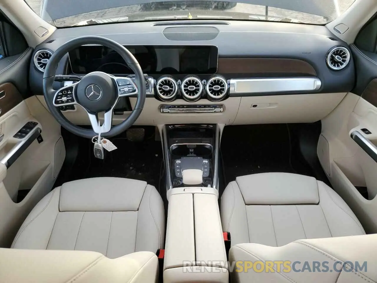 8 Photograph of a damaged car W1N4M4HB7MW105830 MERCEDES-BENZ GLB-CLASS 2021