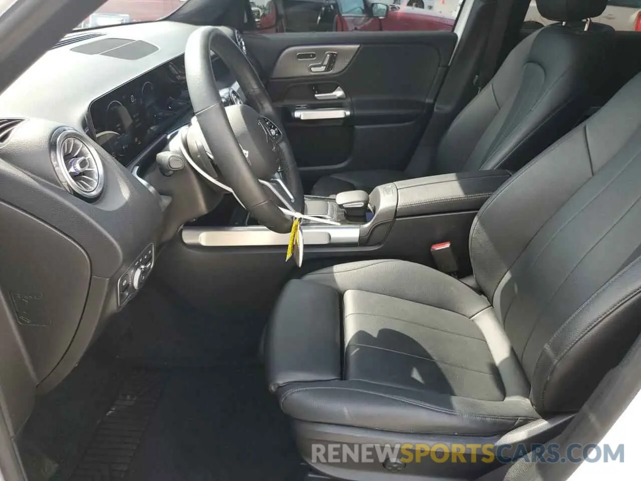 7 Photograph of a damaged car W1N4M4HB9MW103061 MERCEDES-BENZ GLB-CLASS 2021