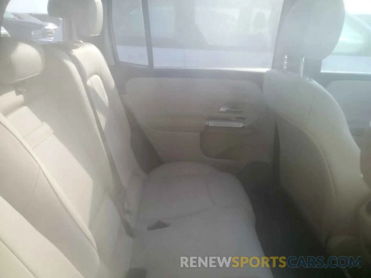 11 Photograph of a damaged car W1N4M4GB2NW189574 MERCEDES-BENZ GLB-CLASS 2022