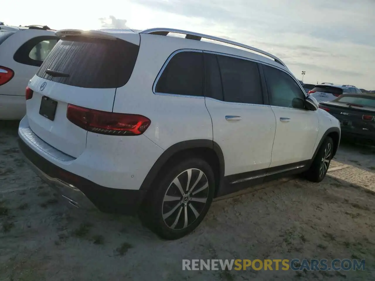 3 Photograph of a damaged car W1N4M4GB2NW189574 MERCEDES-BENZ GLB-CLASS 2022