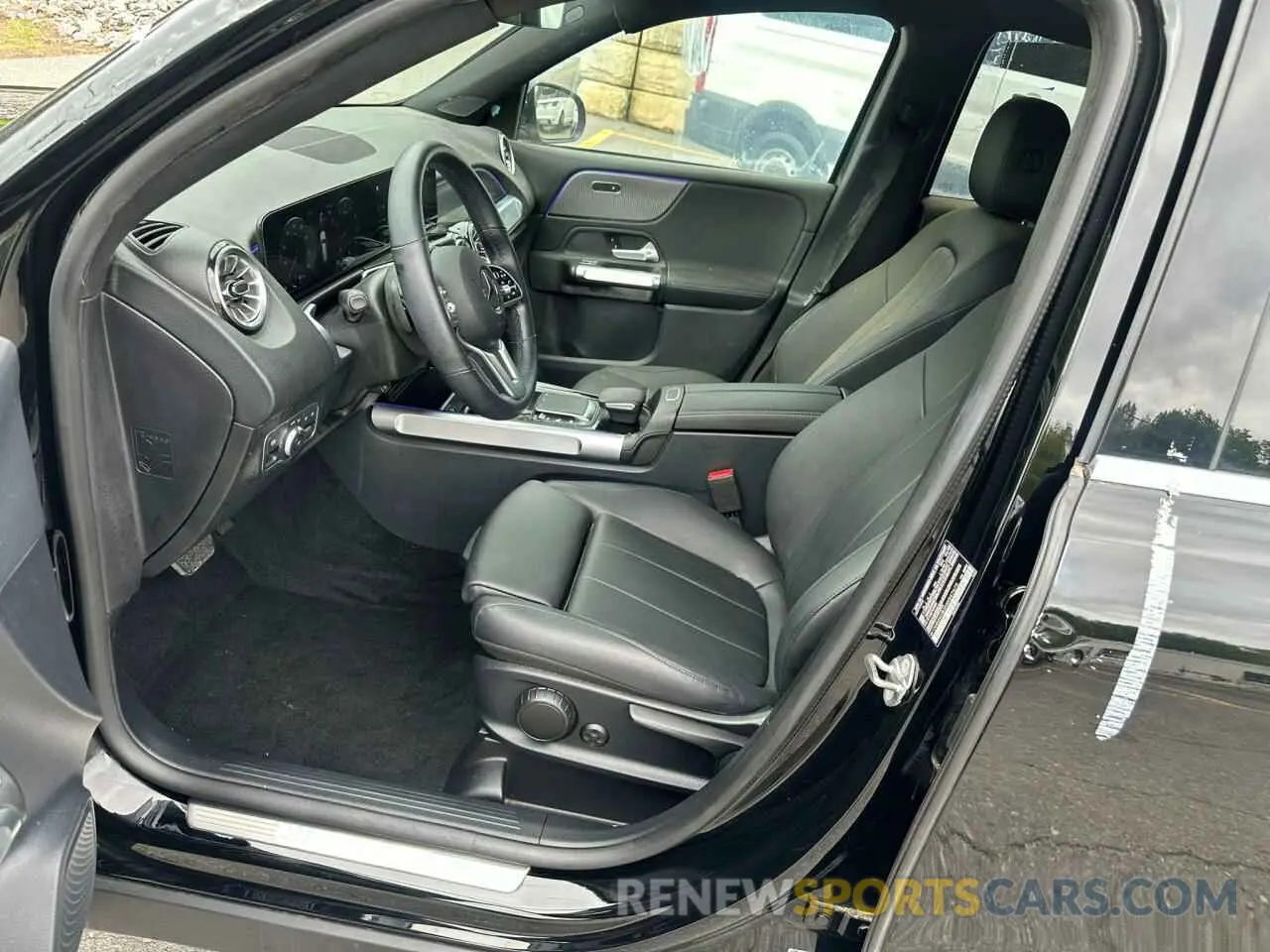 7 Фотография поврежденного автомобиля W1N4M4GB3NW247675 MERCEDES-BENZ GLB-CLASS 2022