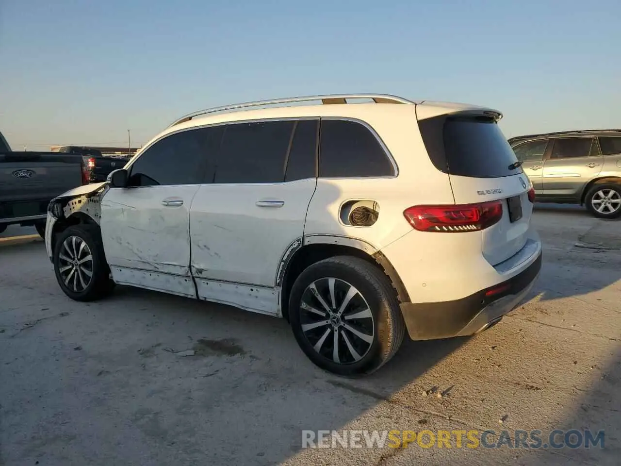 2 Фотография поврежденного автомобиля W1N4M4GB4NW190581 MERCEDES-BENZ GLB-CLASS 2022