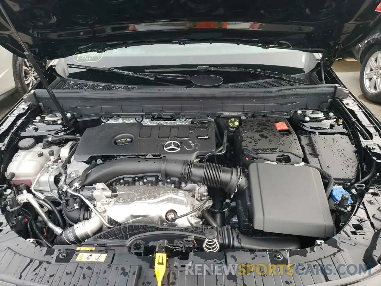 7 Photograph of a damaged car W1N4M4GB8NW257277 MERCEDES-BENZ GLB-CLASS 2022