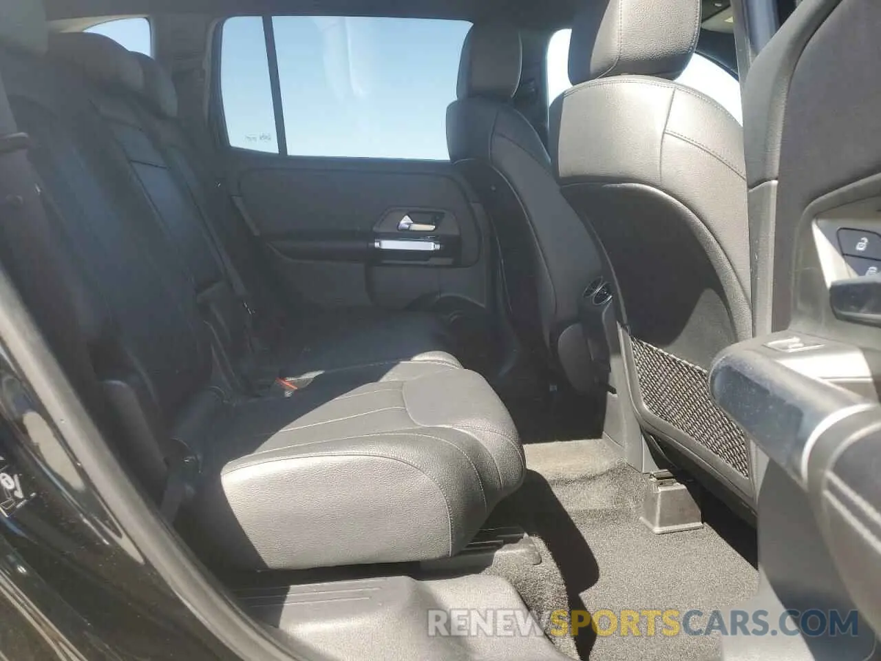 11 Photograph of a damaged car W1N4M4HB2NW237749 MERCEDES-BENZ GLB-CLASS 2022