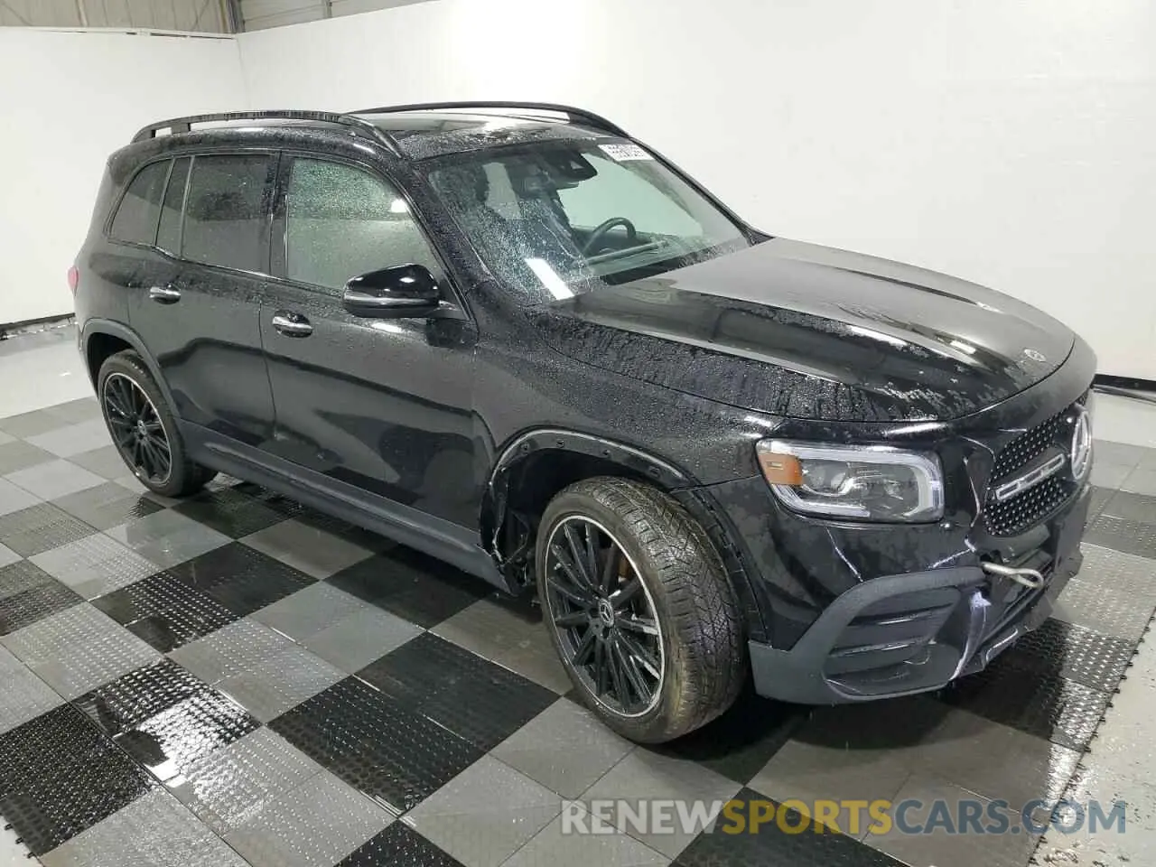 4 Photograph of a damaged car W1N4M4HB3NW183300 MERCEDES-BENZ GLB-CLASS 2022