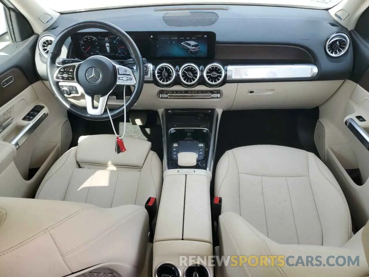 8 Photograph of a damaged car W1N4M4HB6NW190371 MERCEDES-BENZ GLB-CLASS 2022
