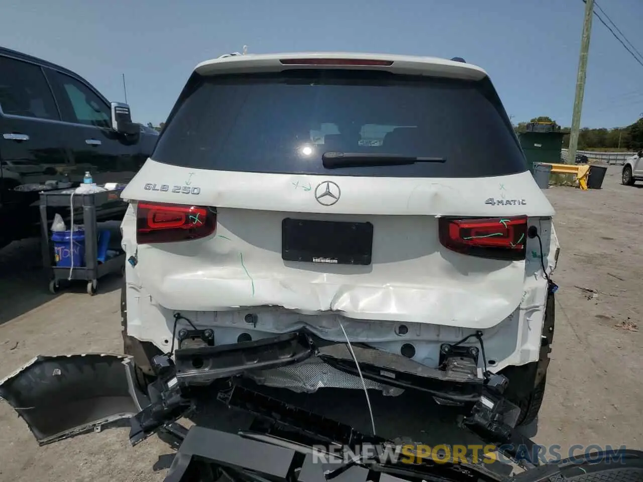6 Photograph of a damaged car W1N4M4HB8NW198553 MERCEDES-BENZ GLB-CLASS 2022