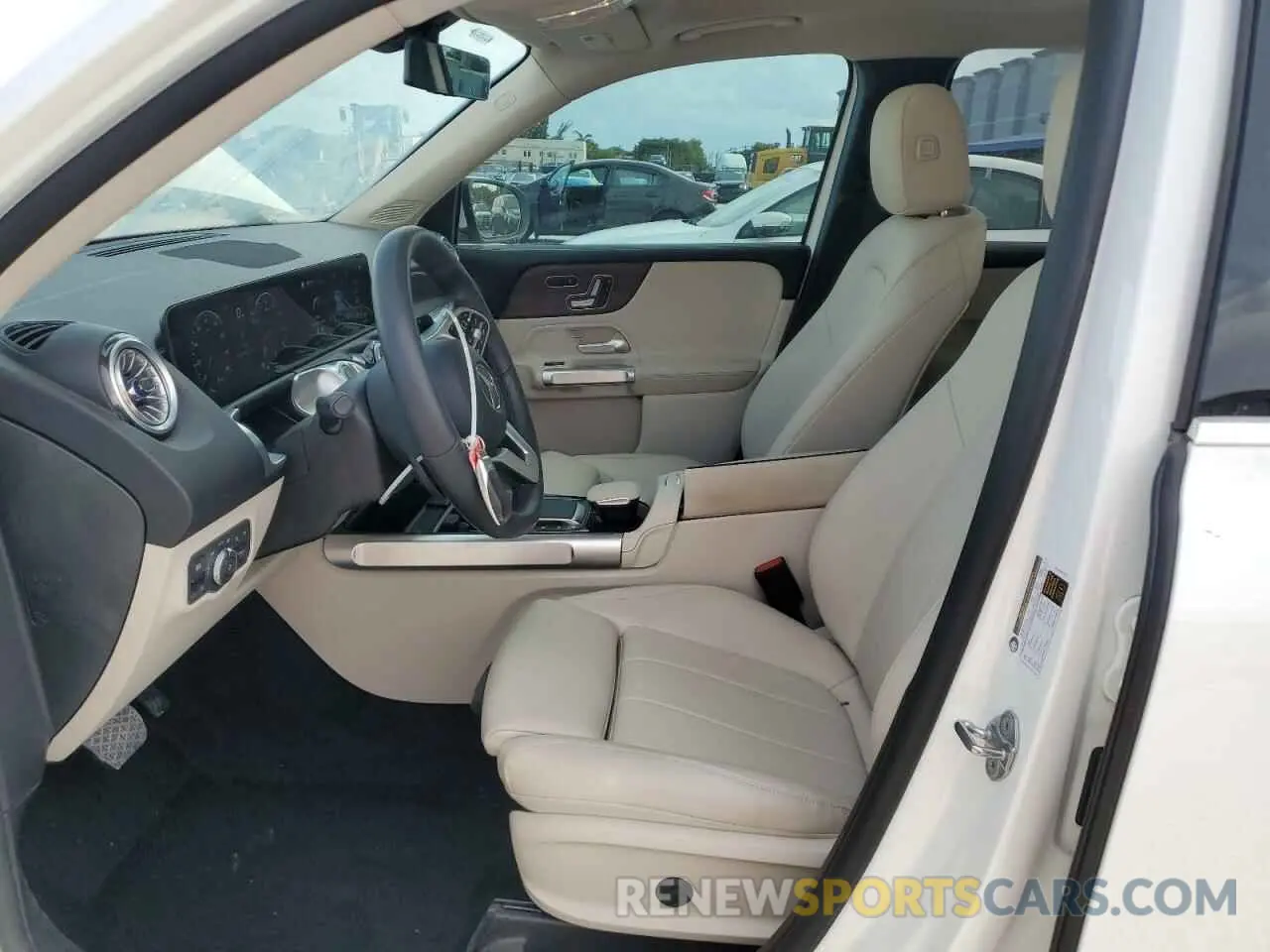 7 Photograph of a damaged car W1N4M4GBXPW270308 MERCEDES-BENZ GLB-CLASS 2023