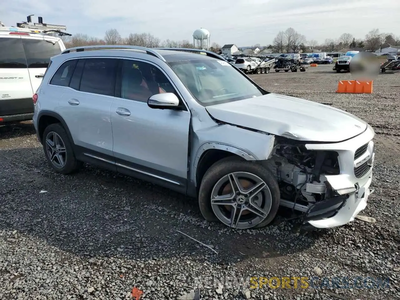 4 Photograph of a damaged car W1N4M4HB4PW273820 MERCEDES-BENZ GLB-CLASS 2023