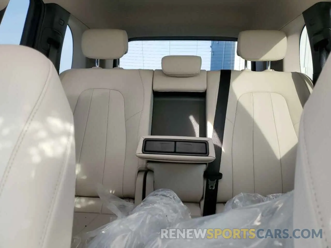 10 Photograph of a damaged car W1N4M4HB9PW267866 MERCEDES-BENZ GLB-CLASS 2023