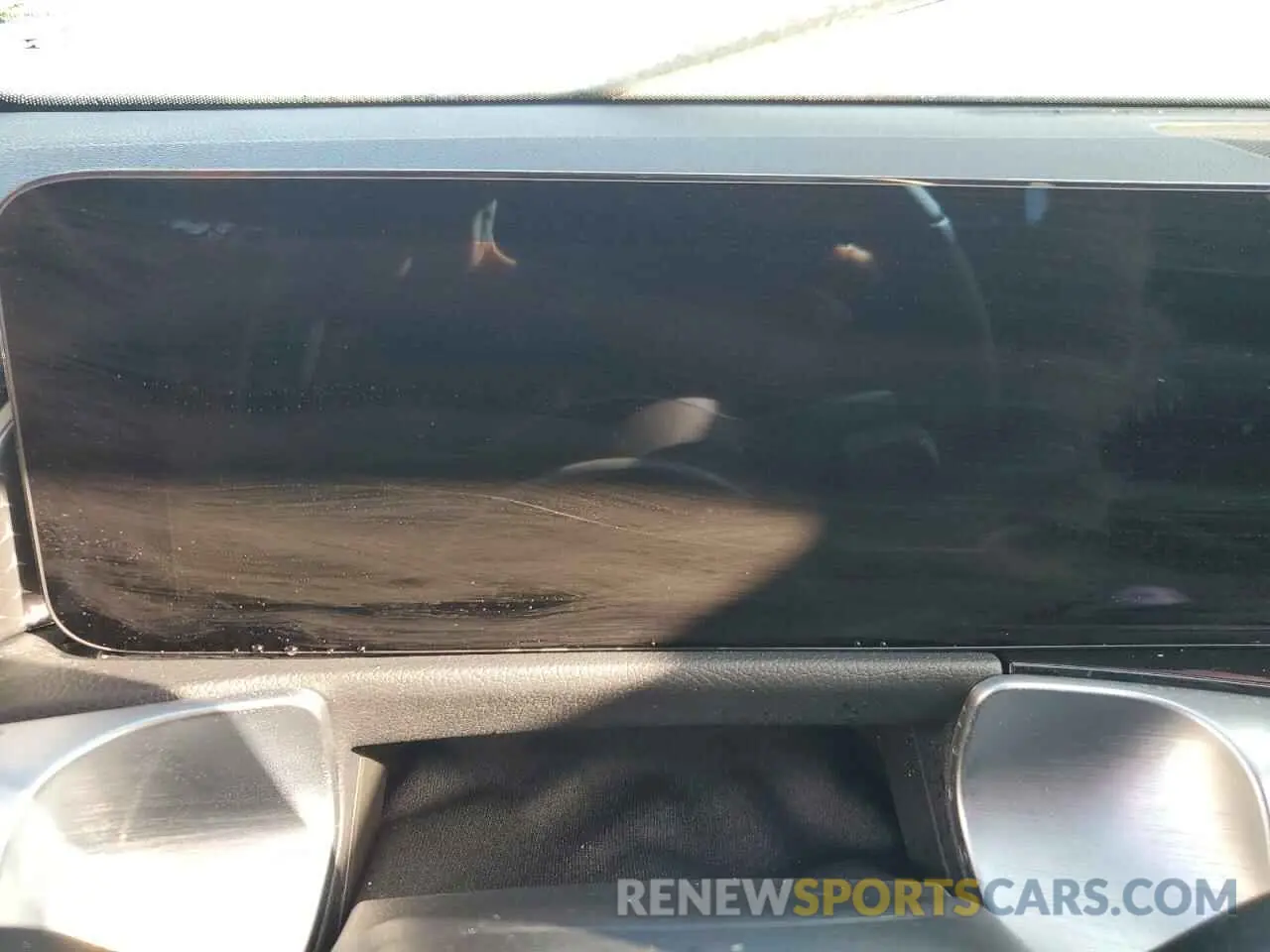 9 Photograph of a damaged car W1N4M4GB2RW379820 MERCEDES-BENZ GLB-CLASS 2024