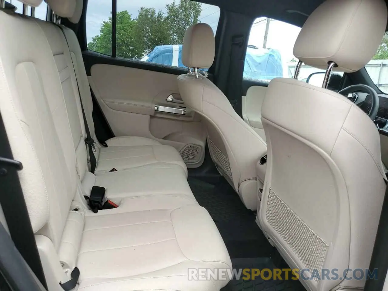 11 Photograph of a damaged car W1N4M4HB3RW352270 MERCEDES-BENZ GLB-CLASS 2024