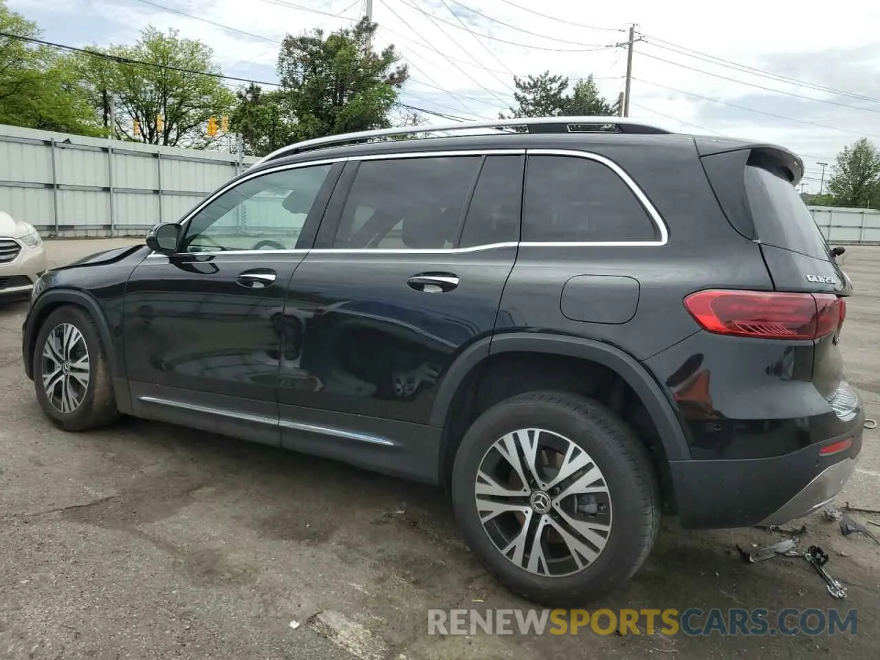 2 Photograph of a damaged car W1N4M4HB3RW352270 MERCEDES-BENZ GLB-CLASS 2024