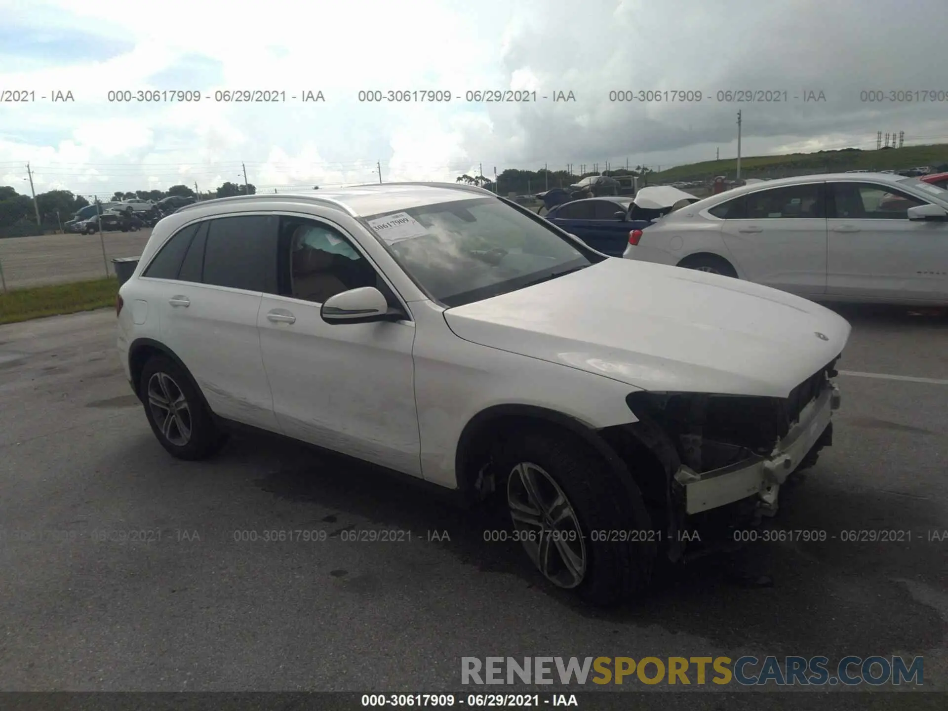 1 Photograph of a damaged car WDC0G4JB0KV163413 MERCEDES-BENZ GLC 2019