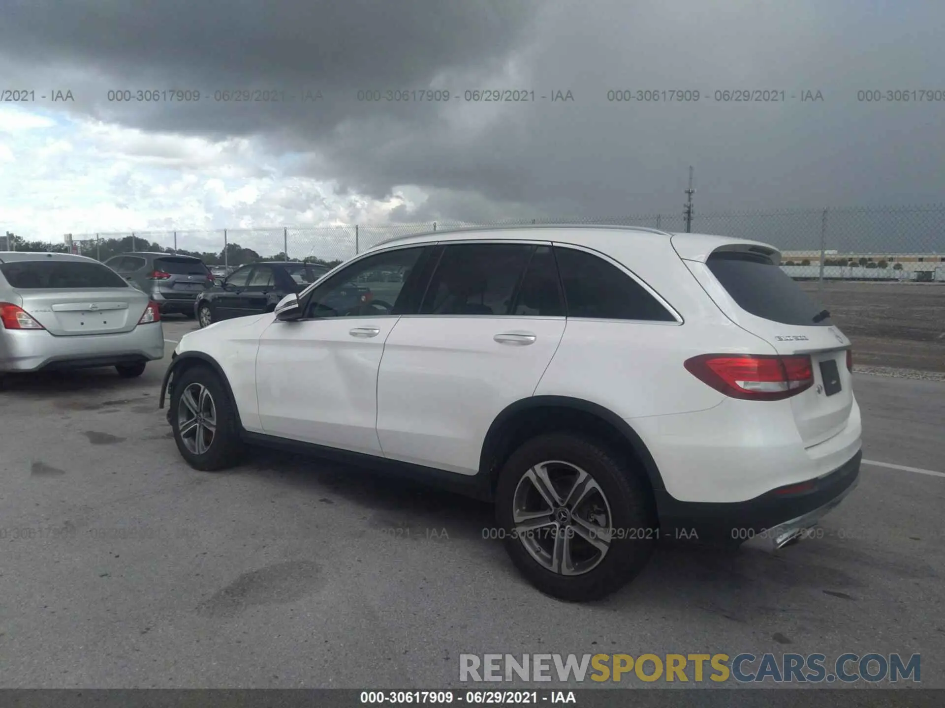 3 Photograph of a damaged car WDC0G4JB0KV163413 MERCEDES-BENZ GLC 2019