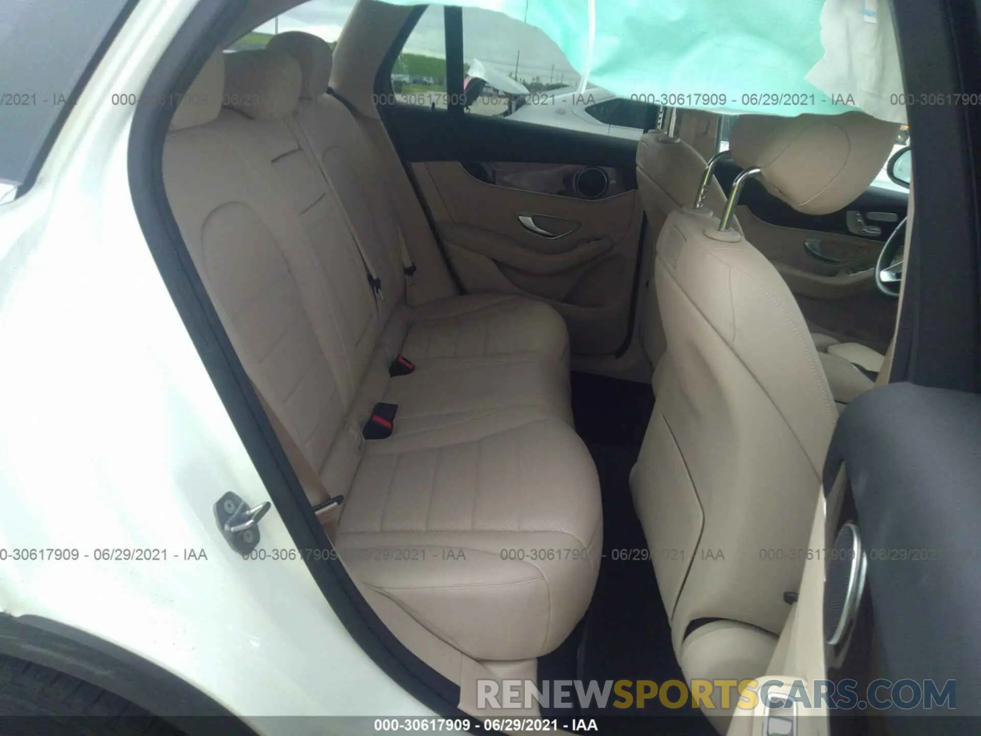 8 Photograph of a damaged car WDC0G4JB0KV163413 MERCEDES-BENZ GLC 2019