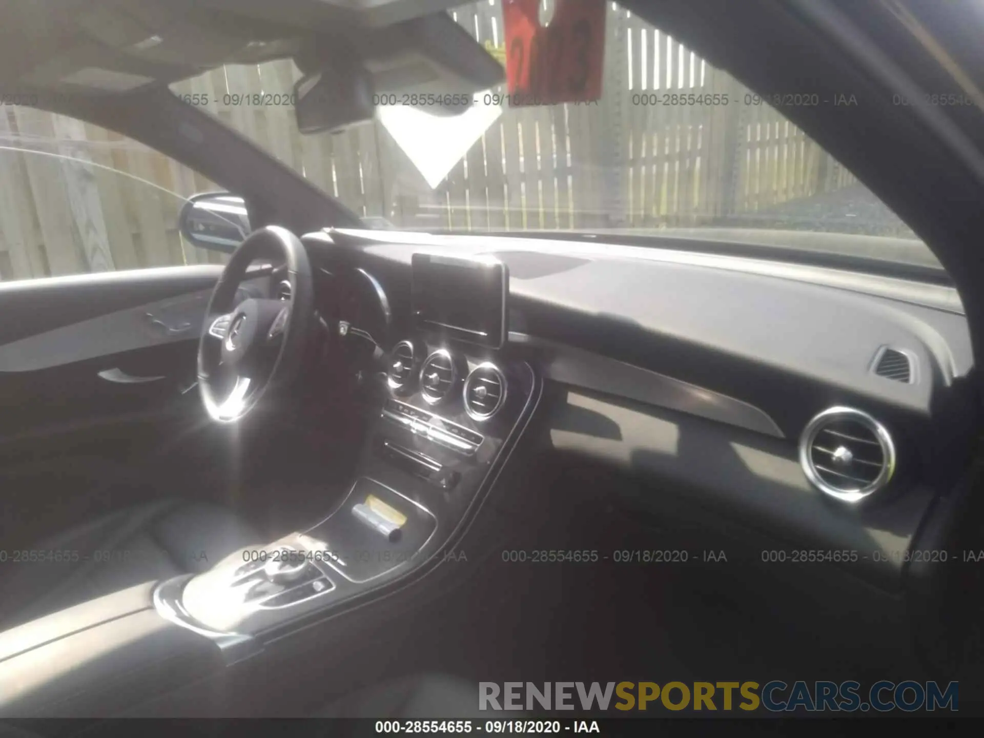 5 Photograph of a damaged car WDC0G4KB6KF669580 MERCEDES-BENZ GLC 2019