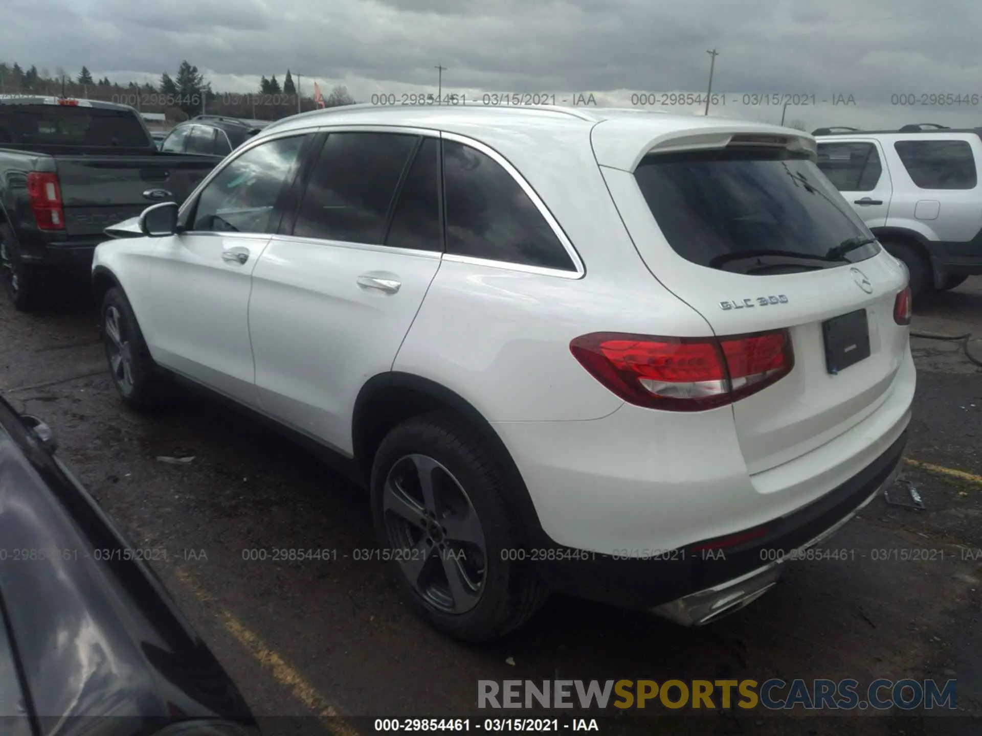 3 Photograph of a damaged car WDC0G4KB6KV180926 MERCEDES-BENZ GLC 2019
