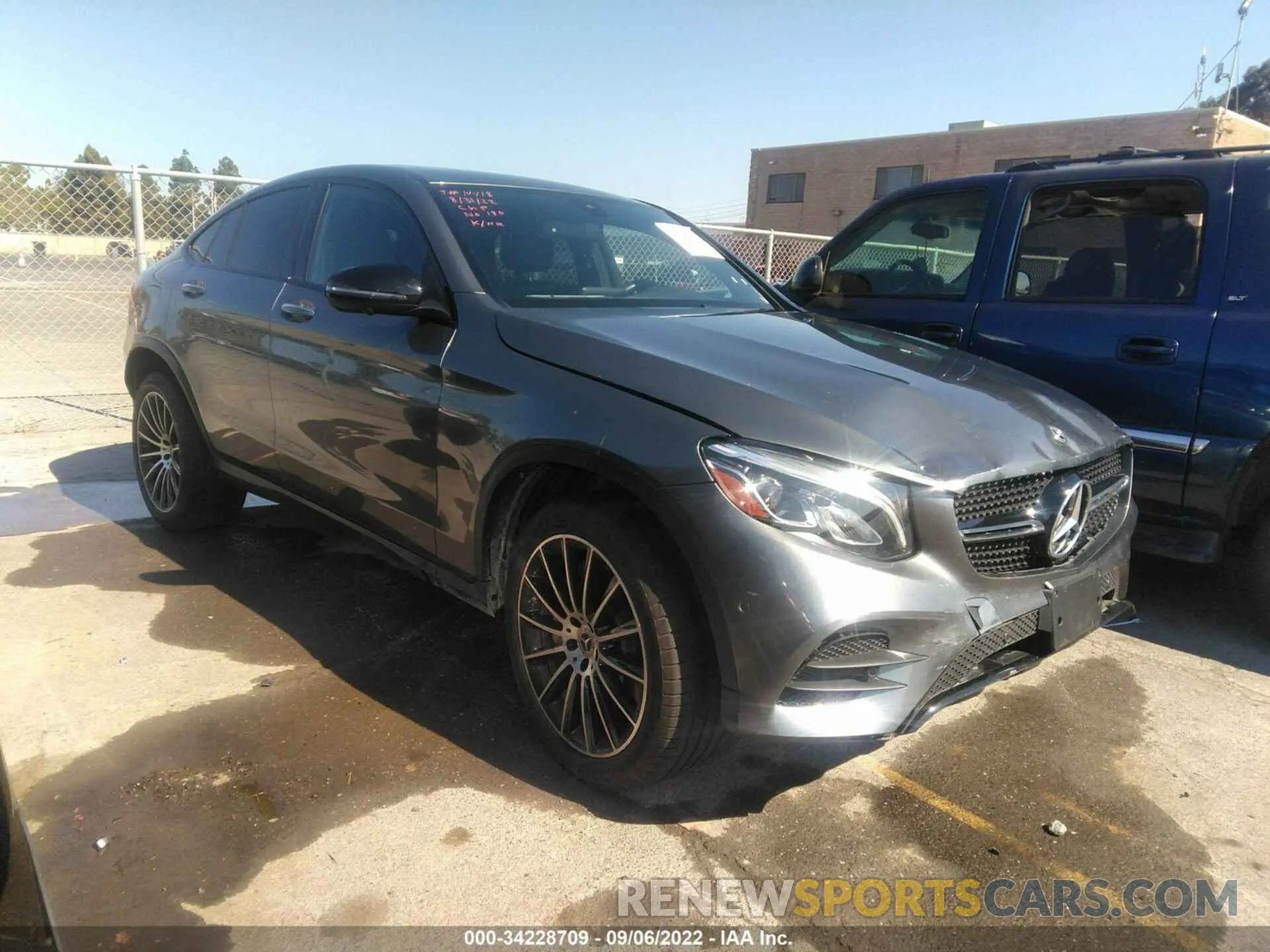 1 Фотография поврежденного автомобиля WDC0J4KB1KF515425 MERCEDES-BENZ GLC 2019