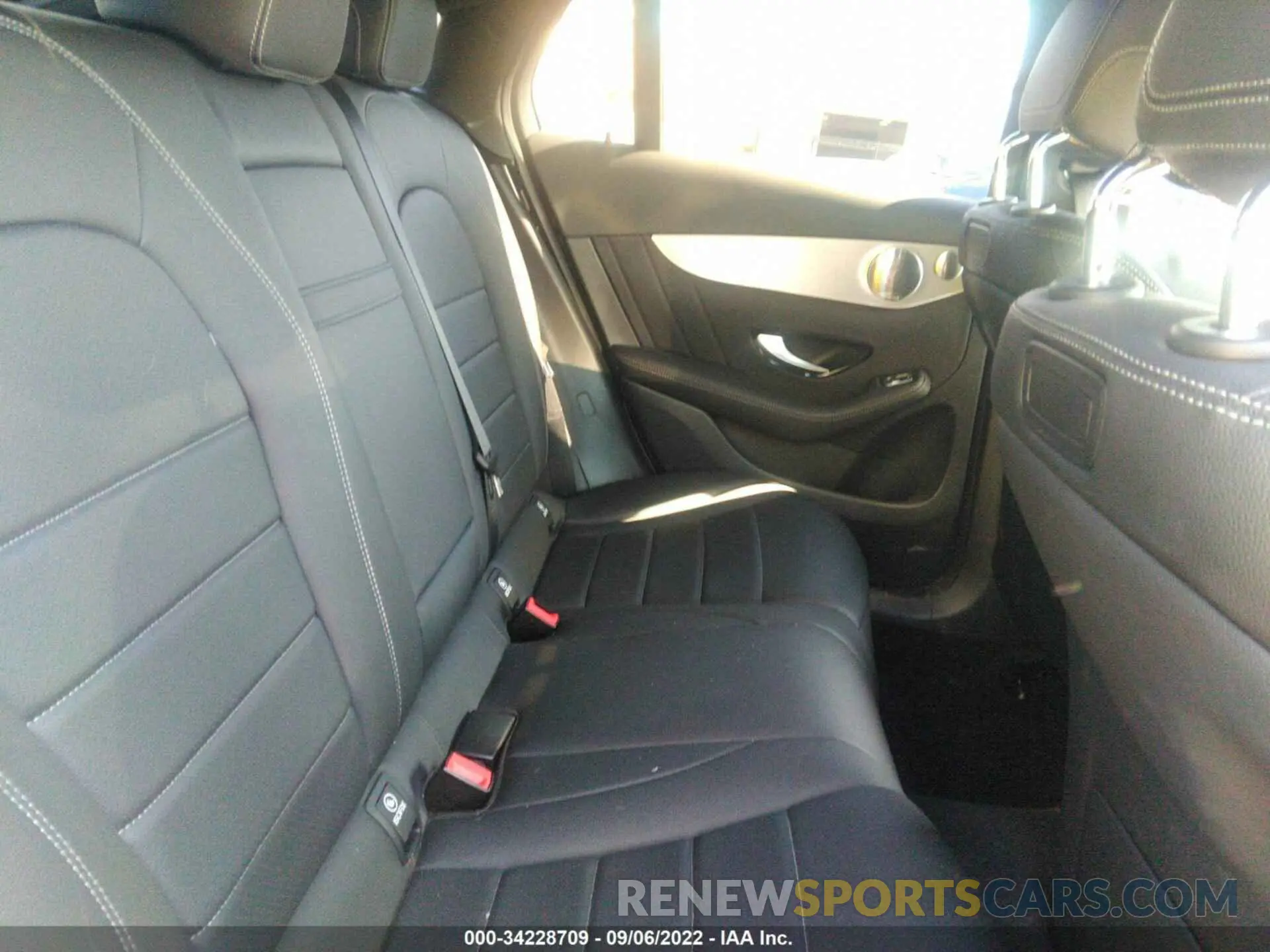 8 Фотография поврежденного автомобиля WDC0J4KB1KF515425 MERCEDES-BENZ GLC 2019