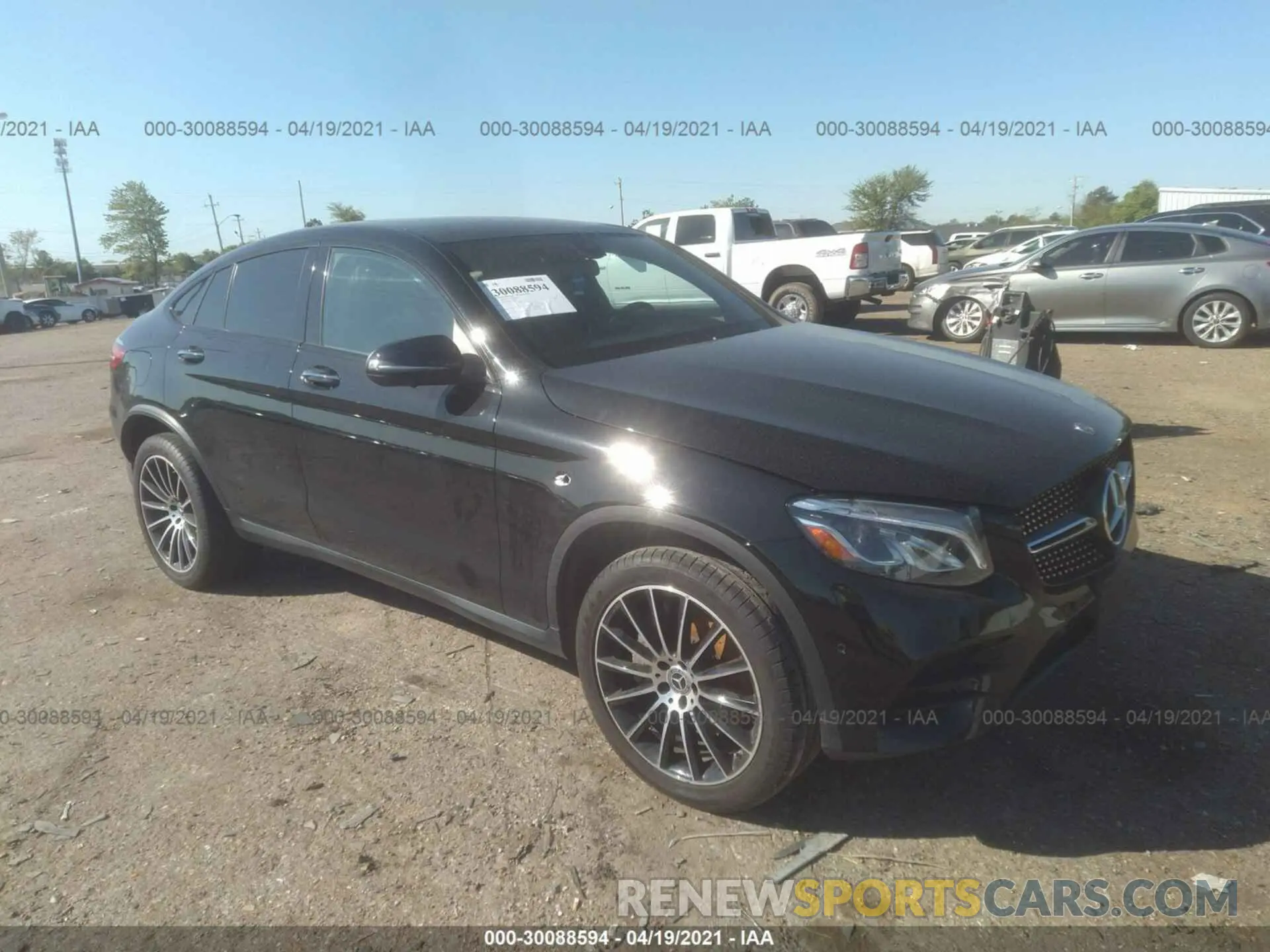 1 Photograph of a damaged car WDC0J4KB6KF555368 MERCEDES-BENZ GLC 2019