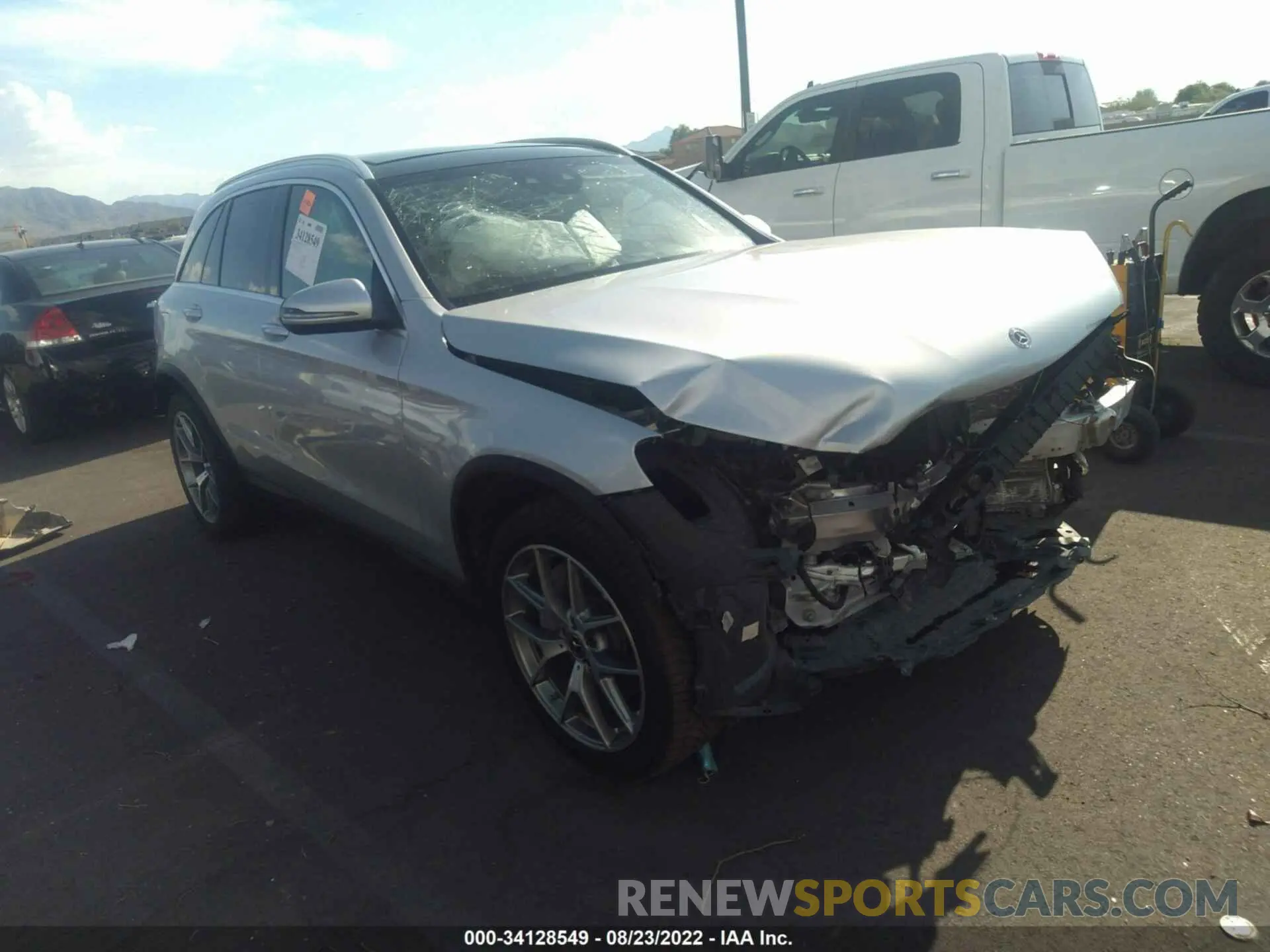 1 Фотография поврежденного автомобиля W1N0G8DB0LF767816 MERCEDES-BENZ GLC 2020