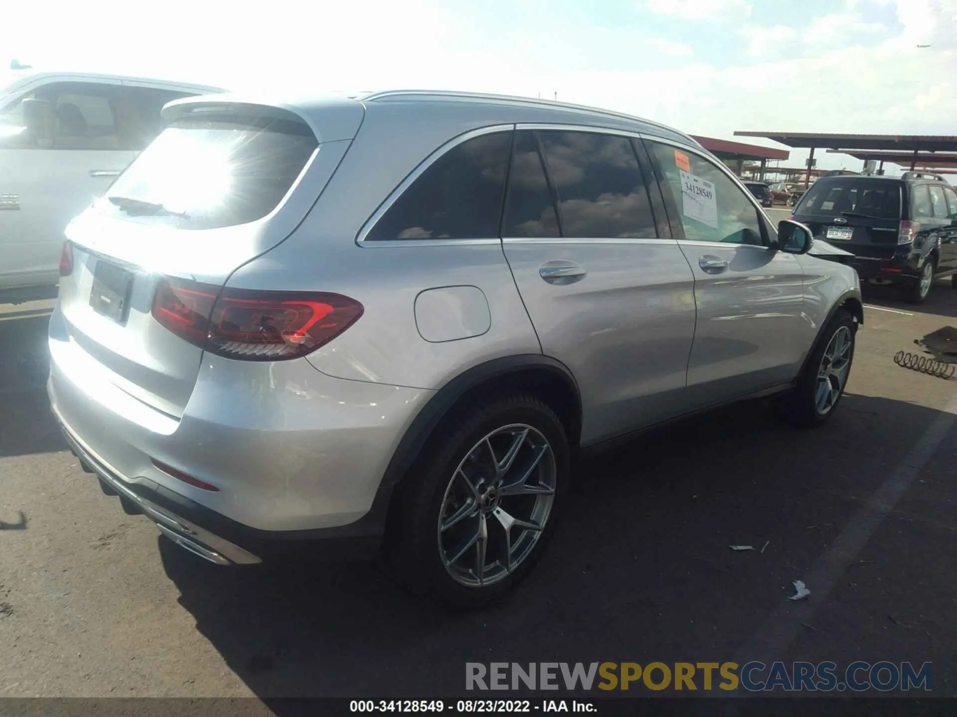 4 Фотография поврежденного автомобиля W1N0G8DB0LF767816 MERCEDES-BENZ GLC 2020