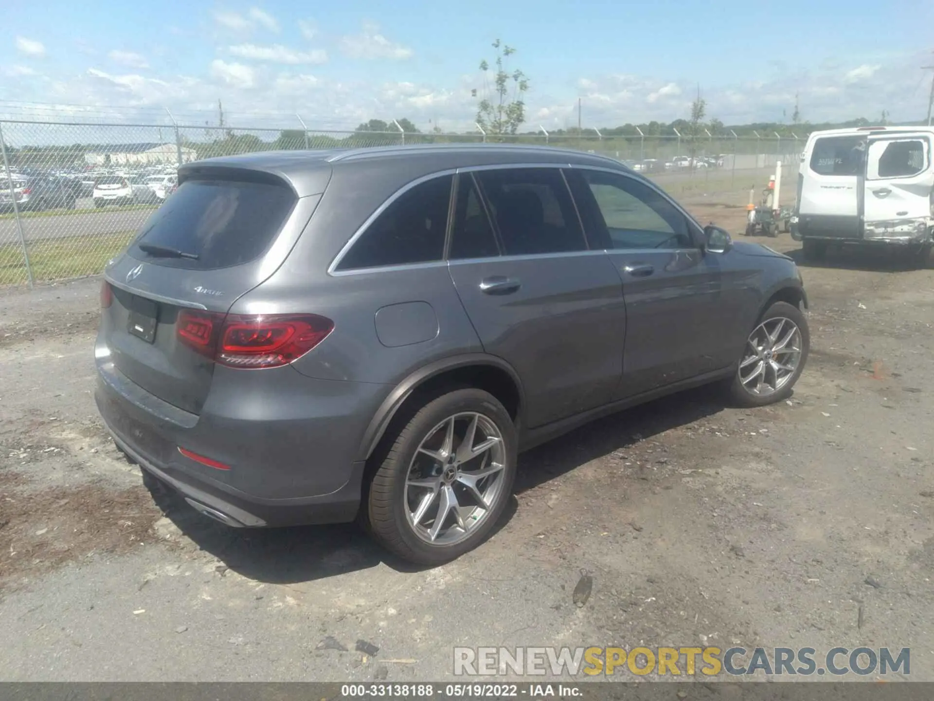 4 Photograph of a damaged car W1N0G8EBXLF816079 MERCEDES-BENZ GLC 2020