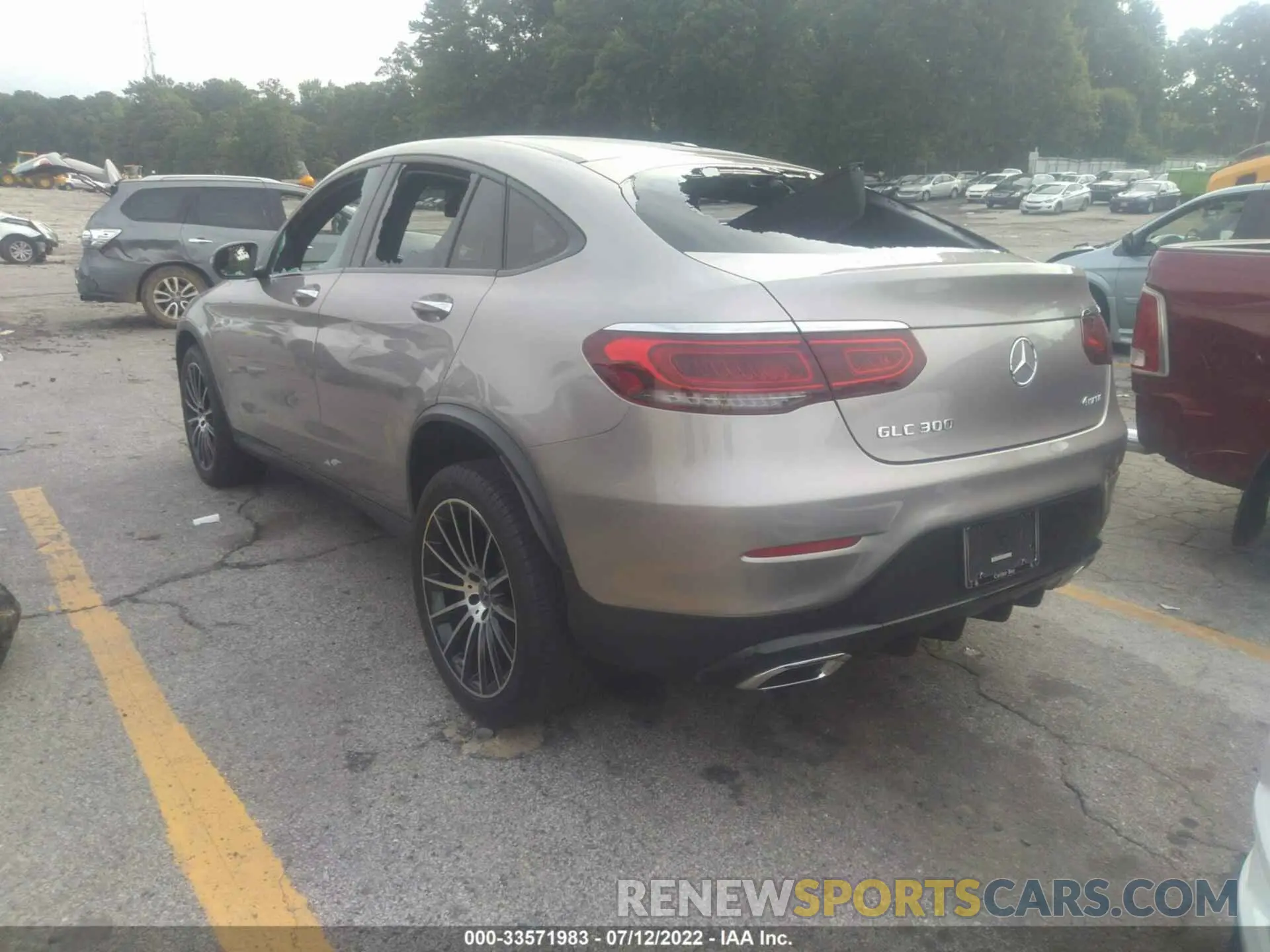3 Photograph of a damaged car W1N0J8EB3LF861561 MERCEDES-BENZ GLC 2020