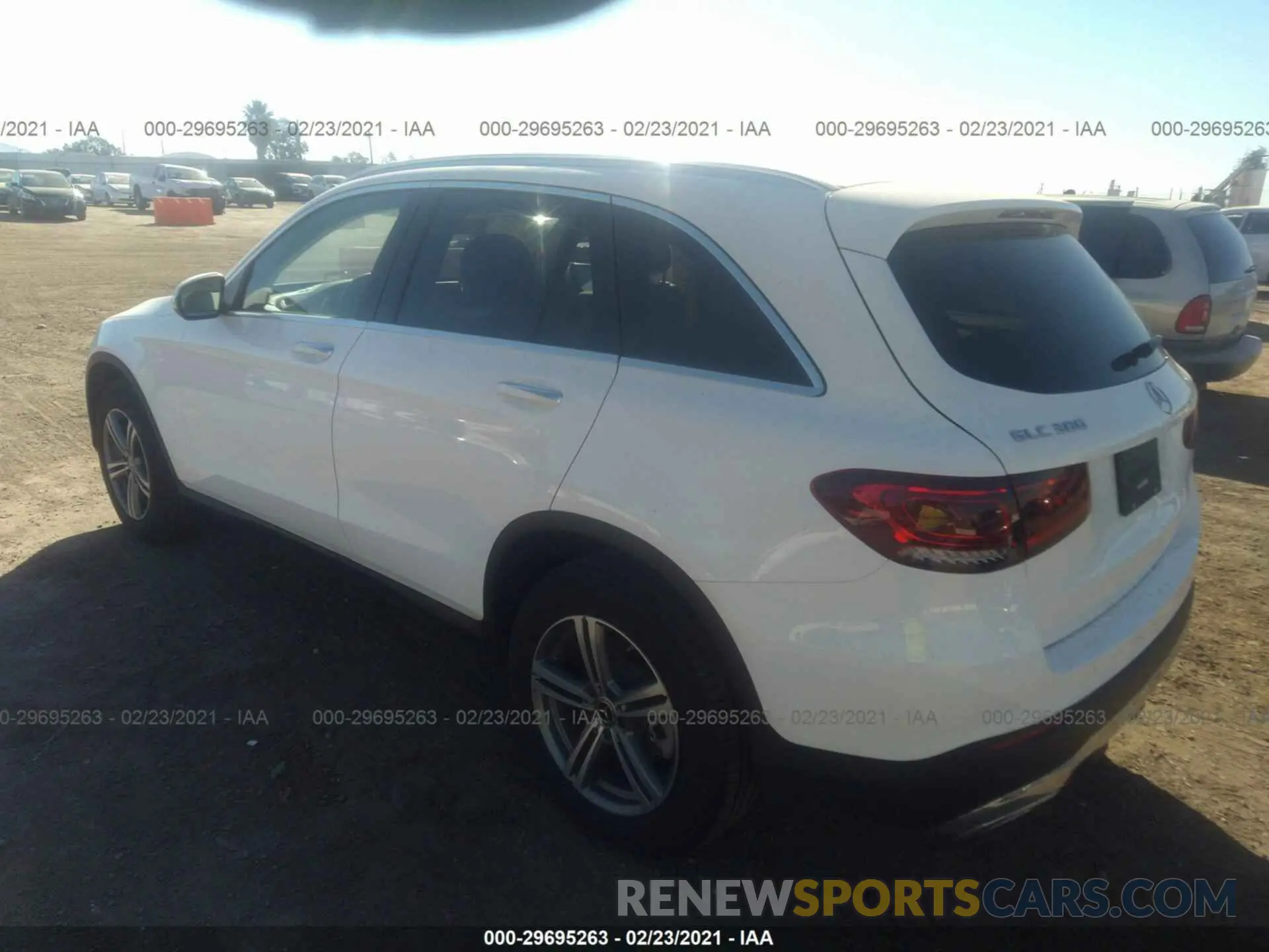 3 Photograph of a damaged car WDC0G8DB2LF676984 MERCEDES-BENZ GLC 2020