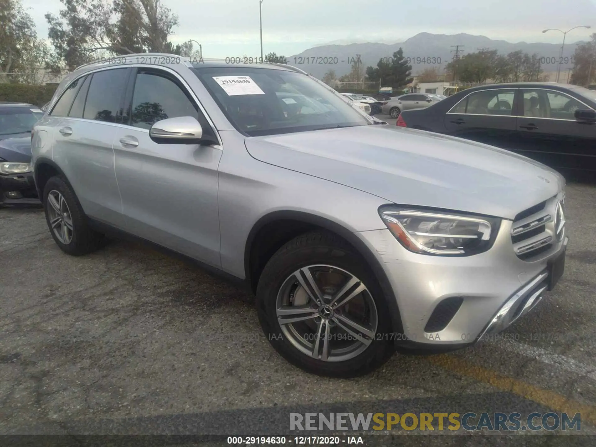 1 Photograph of a damaged car WDC0G8DB5LF711811 MERCEDES-BENZ GLC 2020