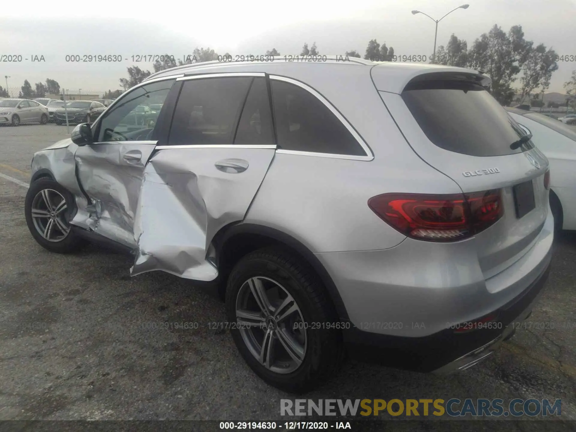 3 Photograph of a damaged car WDC0G8DB5LF711811 MERCEDES-BENZ GLC 2020