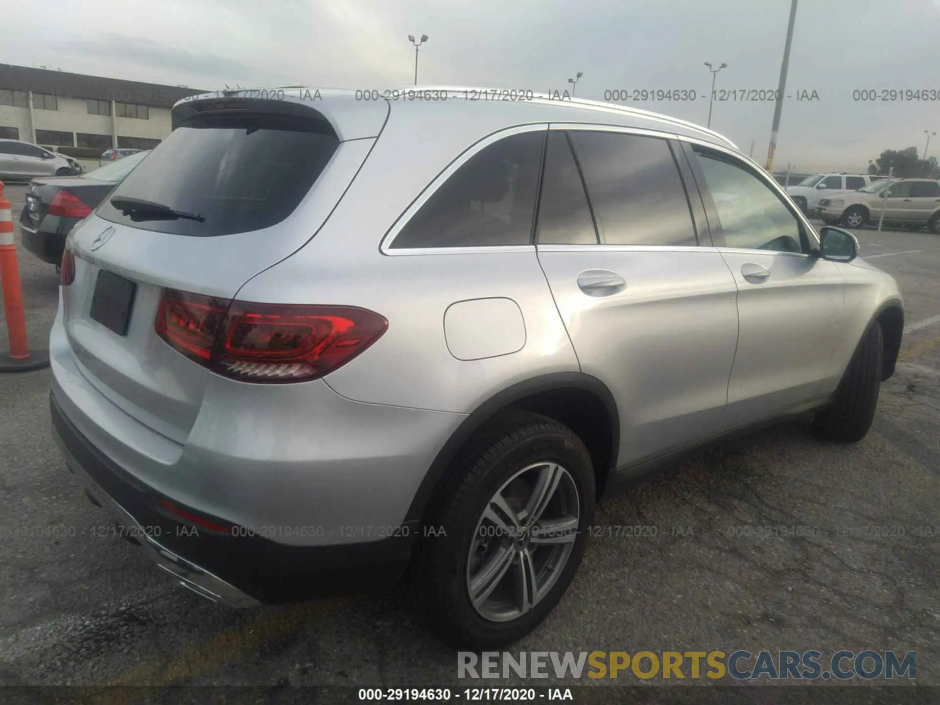 4 Photograph of a damaged car WDC0G8DB5LF711811 MERCEDES-BENZ GLC 2020