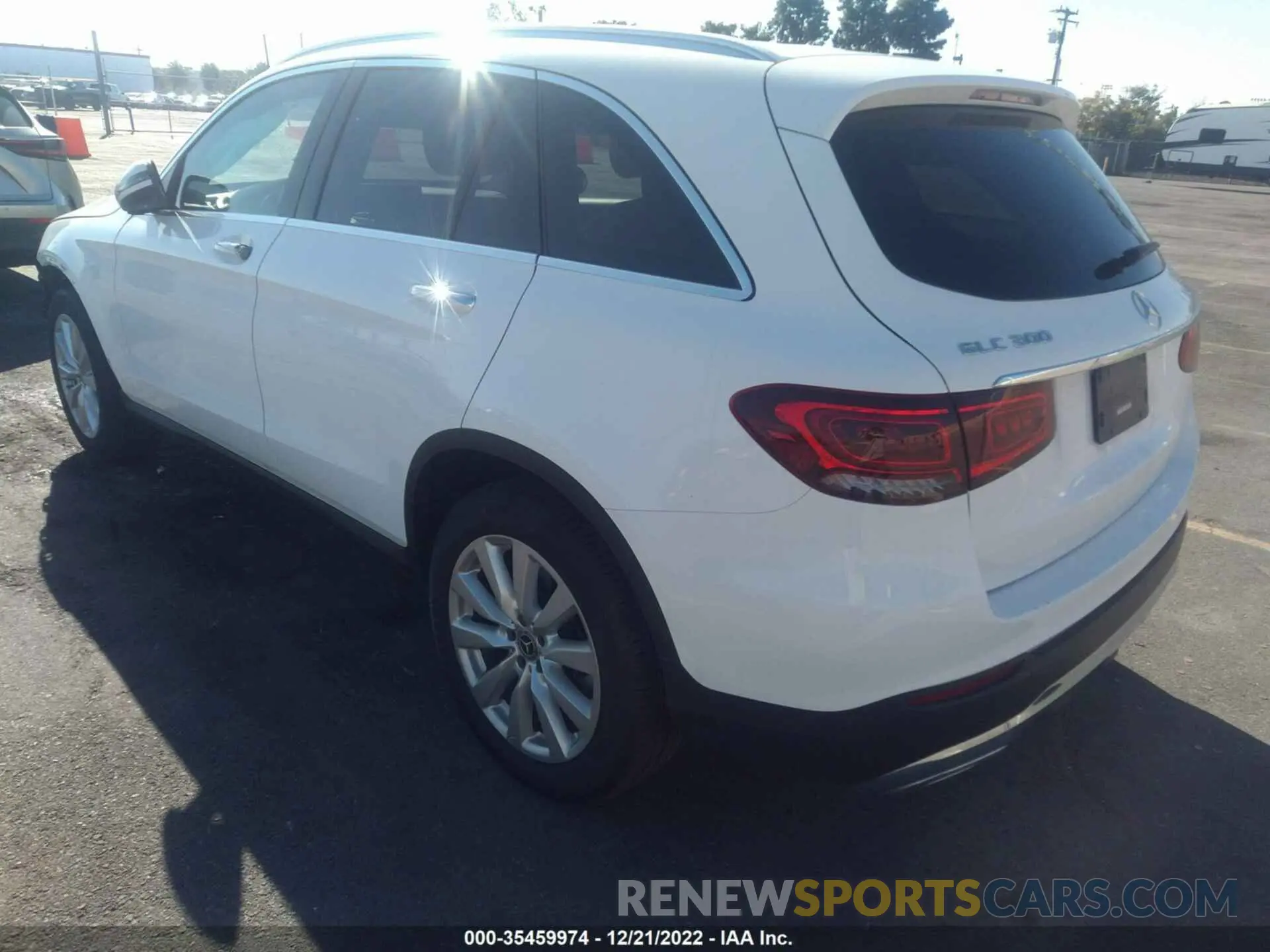 3 Photograph of a damaged car WDC0G8DB9LF736534 MERCEDES-BENZ GLC 2020