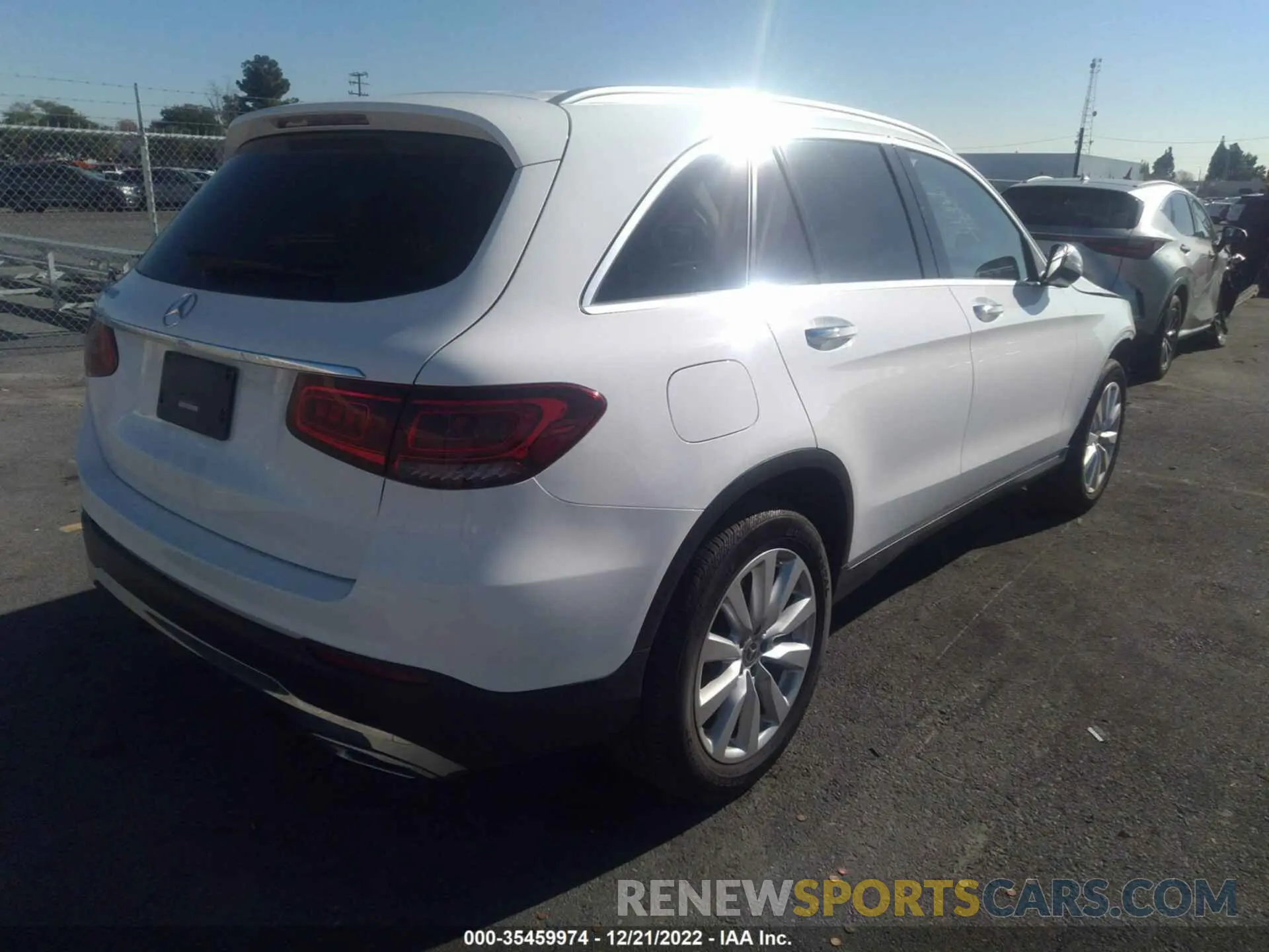 4 Photograph of a damaged car WDC0G8DB9LF736534 MERCEDES-BENZ GLC 2020