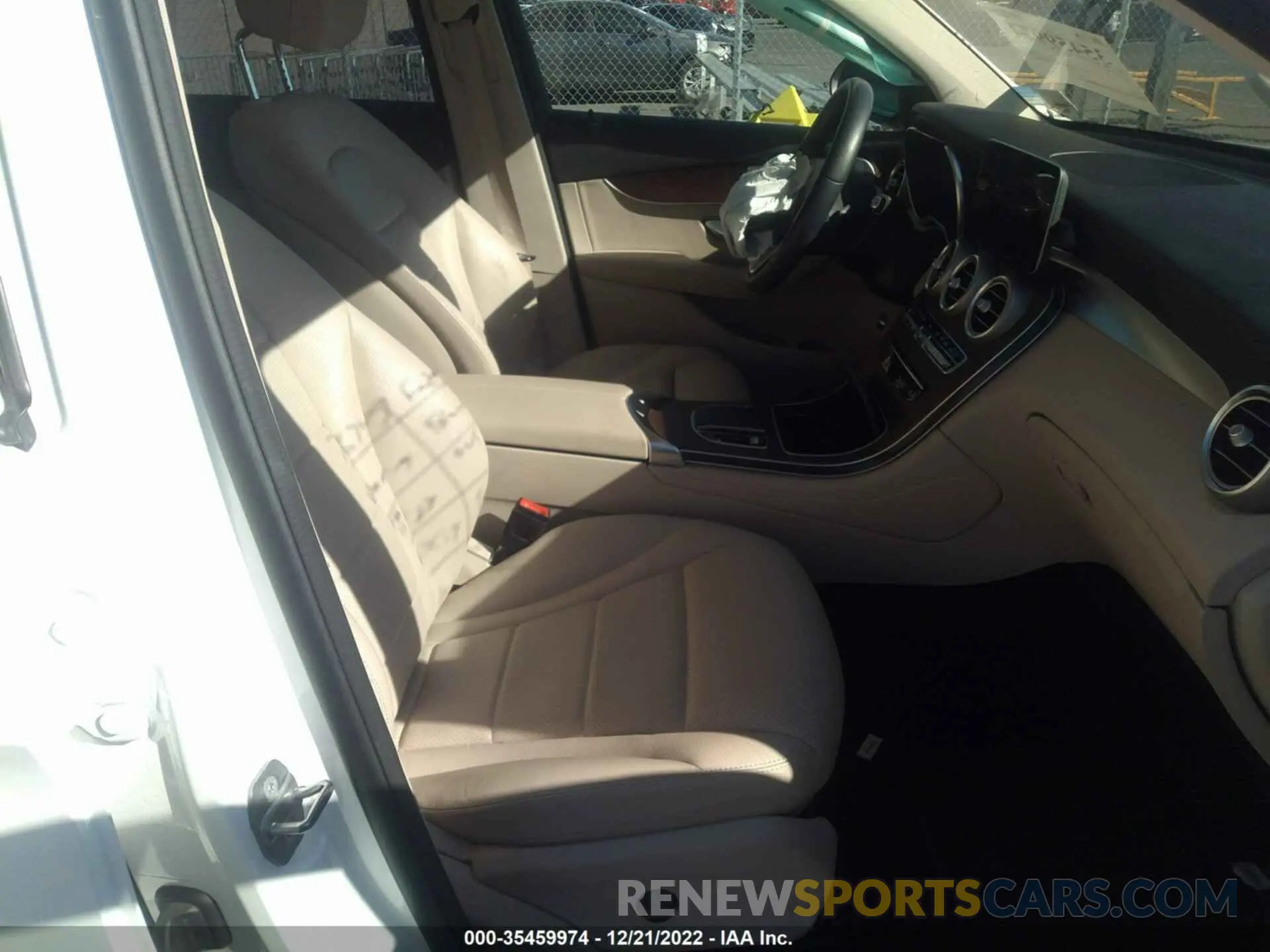 5 Photograph of a damaged car WDC0G8DB9LF736534 MERCEDES-BENZ GLC 2020