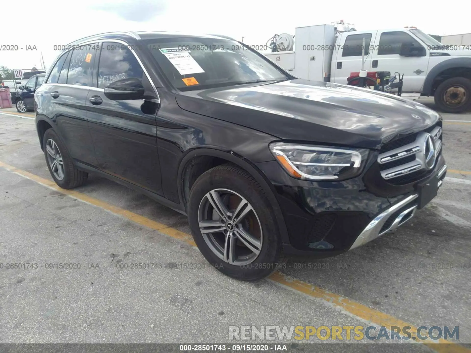 1 Photograph of a damaged car WDC0G8EB8LF712403 MERCEDES-BENZ GLC 2020