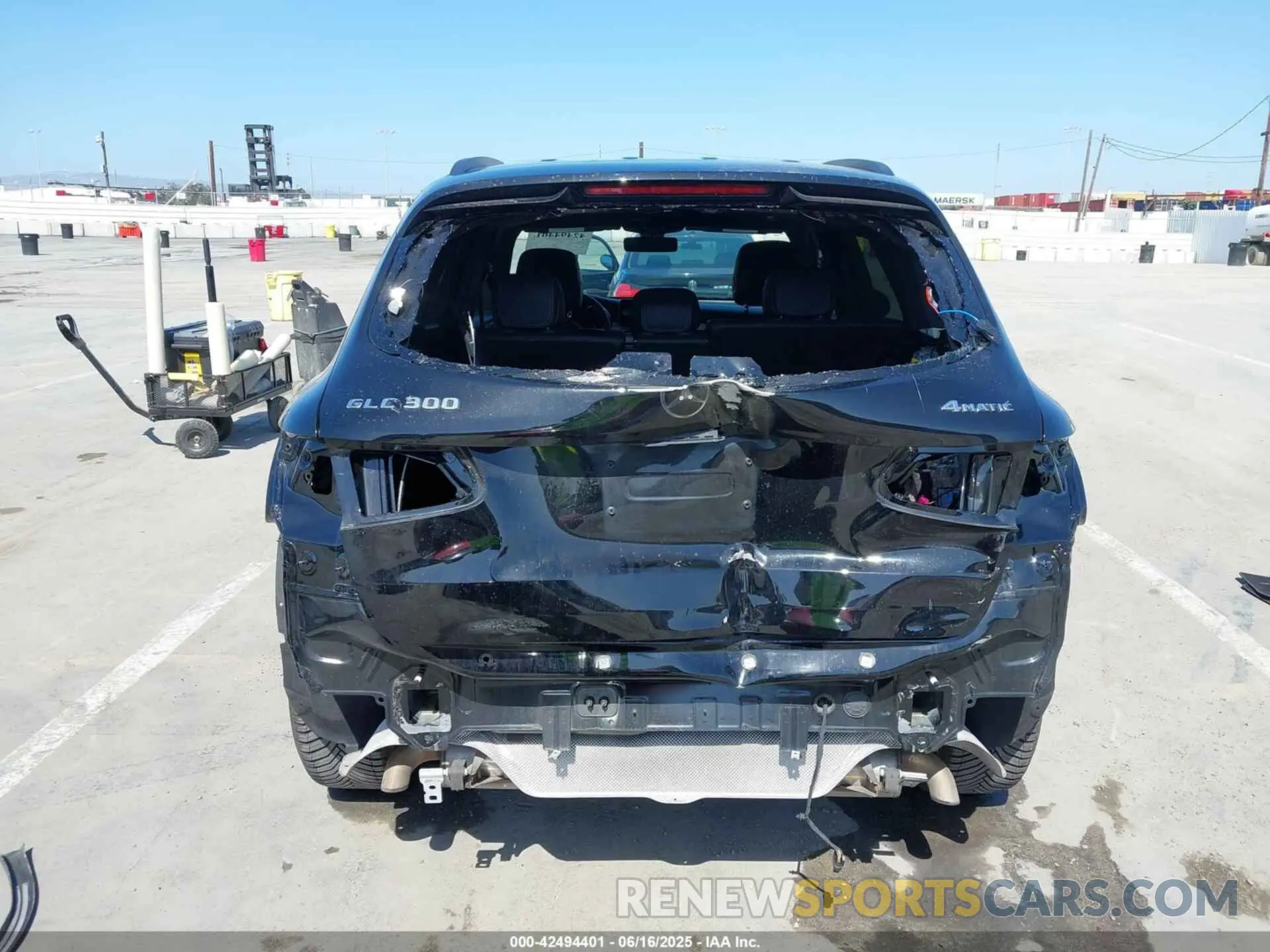 17 Photograph of a damaged car W1N0G8EB1MG007596 MERCEDES-BENZ GLC 2021